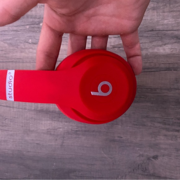 * SEND BEST OFFER* Beats Studio 3 REFURBISHED - Picture 2 of 5